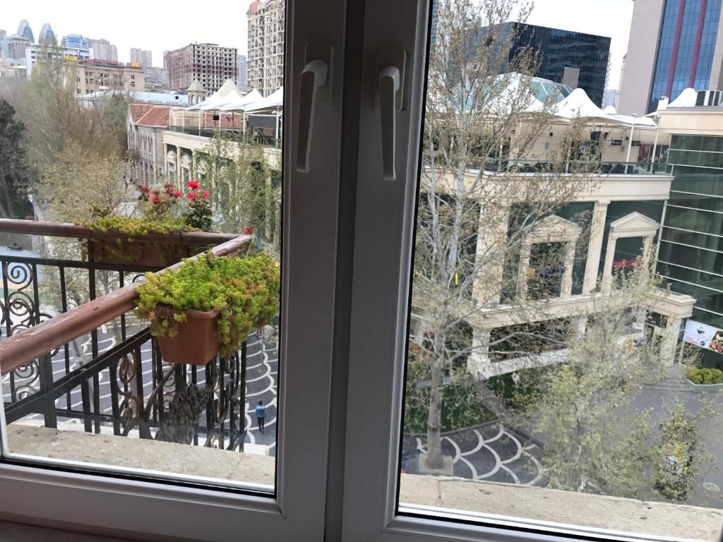 Апартаменты Fountain Square-Balconies in Old Town Баку
