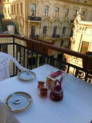Апартаменты Fountain Square-Balconies in Old Town Баку Апартаменты с балконом-106