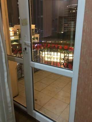 Апартаменты Fountain Square-Balconies in Old Town Баку Апартаменты с балконом-110