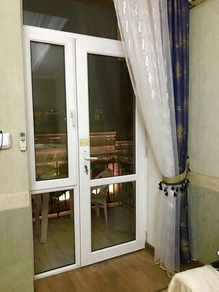 Апартаменты Fountain Square-Balconies in Old Town Баку Апартаменты с балконом-16