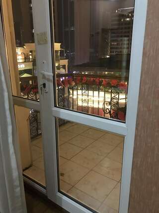 Апартаменты Fountain Square-Balconies in Old Town Баку Апартаменты с балконом-2