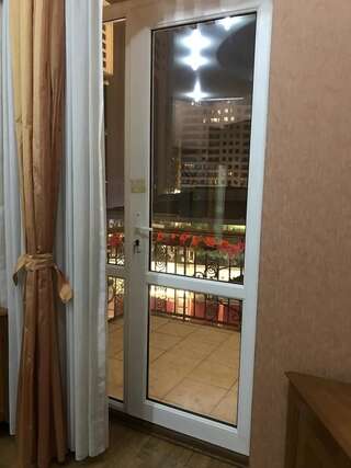 Апартаменты Fountain Square-Balconies in Old Town Баку Апартаменты с балконом-3