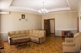 Апартаменты Fountain Square-Balconies in Old Town Баку Апартаменты с балконом-32