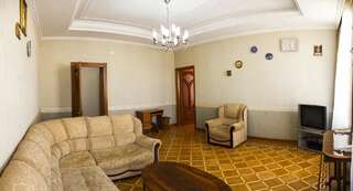 Апартаменты Fountain Square-Balconies in Old Town Баку Апартаменты с балконом-33
