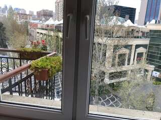 Апартаменты Fountain Square-Balconies in Old Town Баку Апартаменты с балконом-47