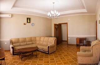 Апартаменты Fountain Square-Balconies in Old Town Баку Апартаменты с балконом-59