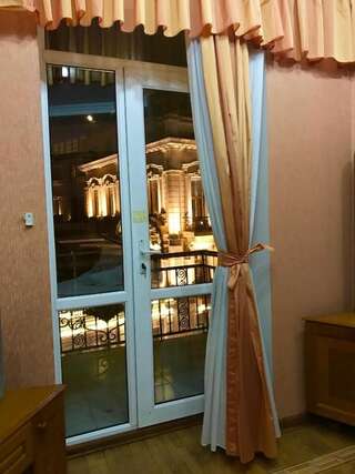 Апартаменты Fountain Square-Balconies in Old Town Баку Апартаменты с балконом-77