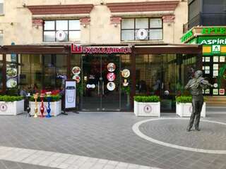 Апартаменты Fountain Square-Balconies in Old Town Баку Апартаменты с балконом-93